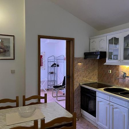 Apartman Gorana With Swimming Pool Jelsa  Exterior photo