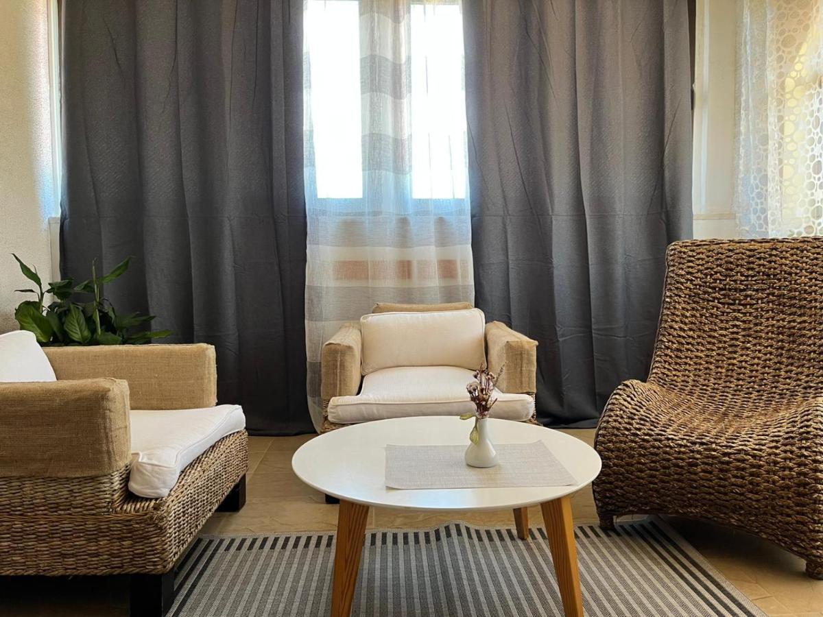 Apartman Gorana With Swimming Pool Jelsa  Exterior photo